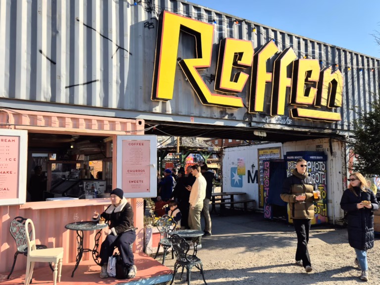 Se billederne: Reffen er åben – Street food og blå himmel