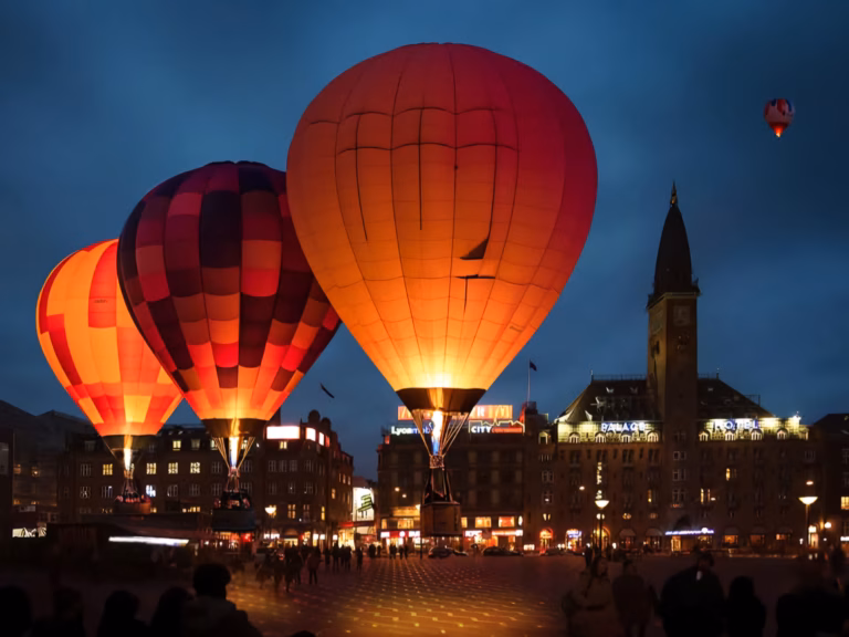 Oplev magiske lysende luftballoner i København